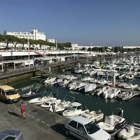 : En Centre-ville Et Proche Plage アパート